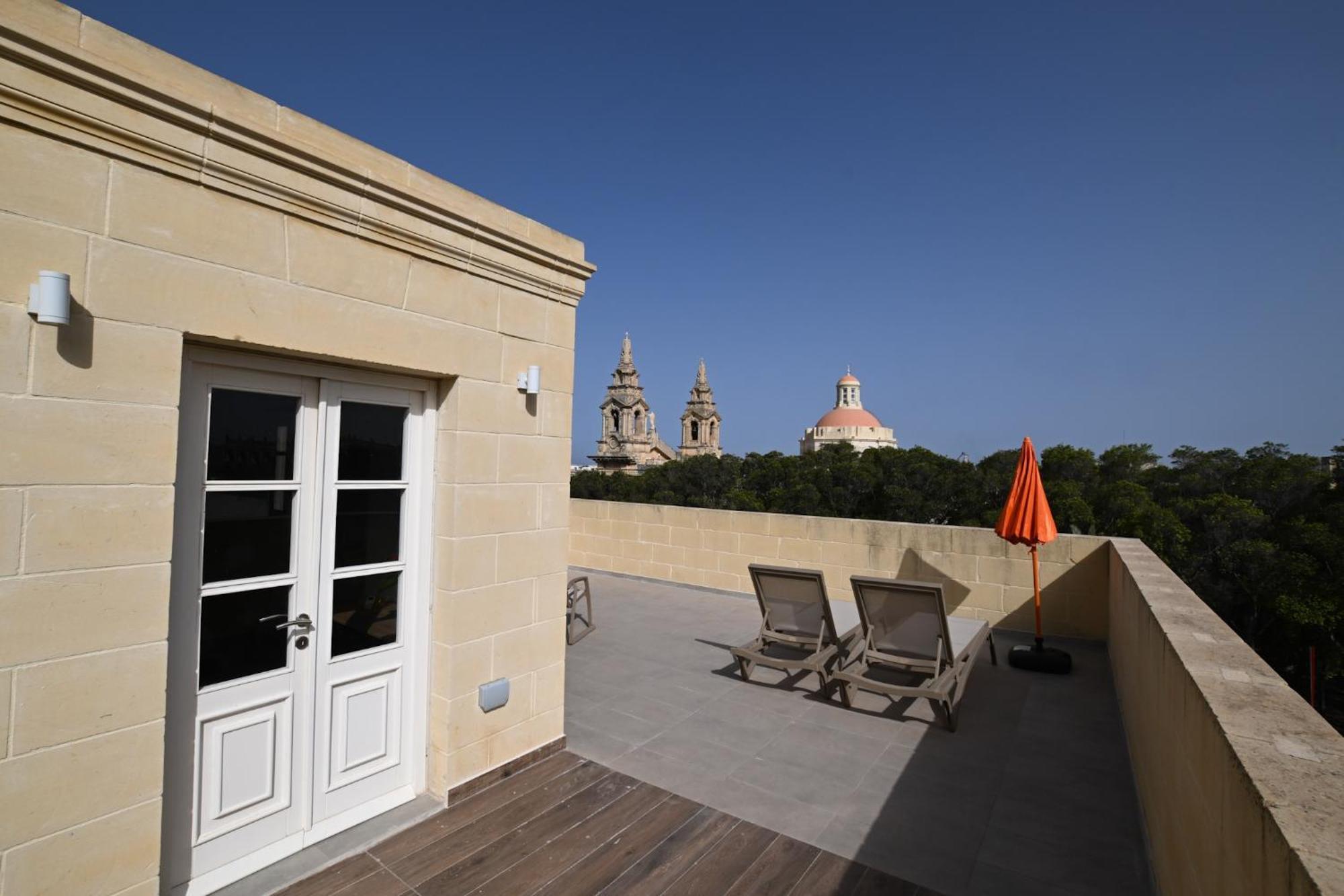 The Hive, Your Secret Sanctuary Appartement